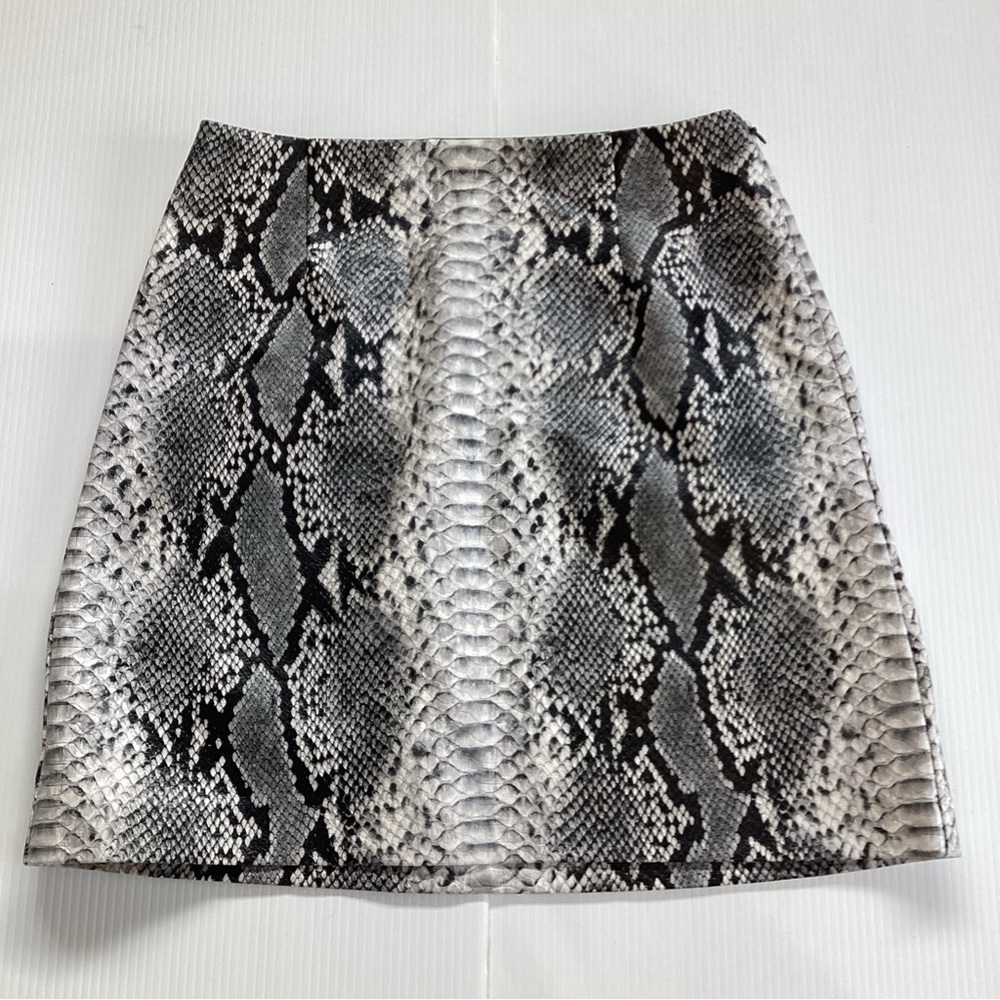 Dynamite Gray Faux Snakeskin Mini Skirt Women's US Size S